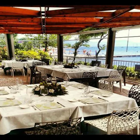 Lm House Boat بوتيل *